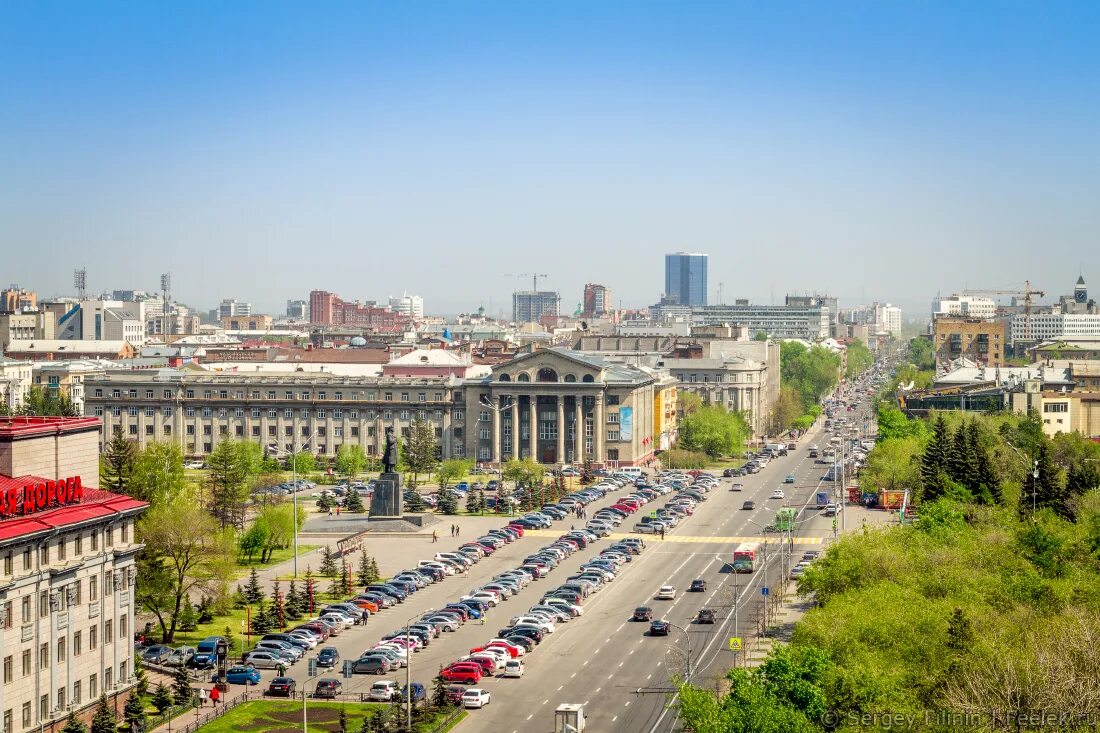 Красноярск улица революции. Площадь революции Красноярск. Красноярск площадь города. Красноярск центр площадь. Центр Красноярска улицы.