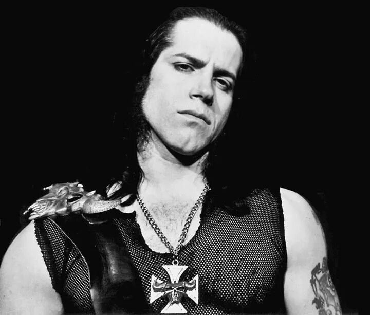 Гленн данциг. Glenn Danzig в молодости. Danzig вокалист. Danzig молодой.