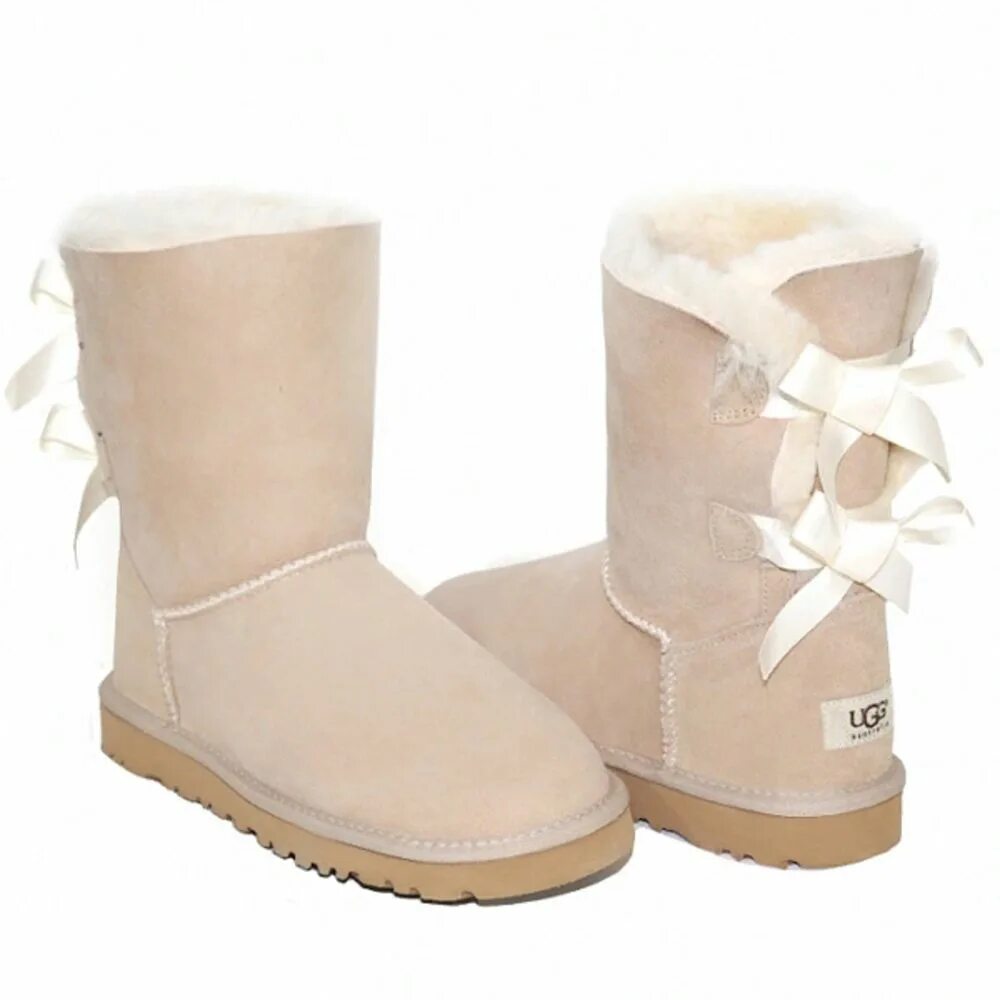 Угги зимние фото. Женские угги ugg bailey bow ii sand. ugg australia женские. w bailey bow 2 угги. ugg australia женские зимние угги.
