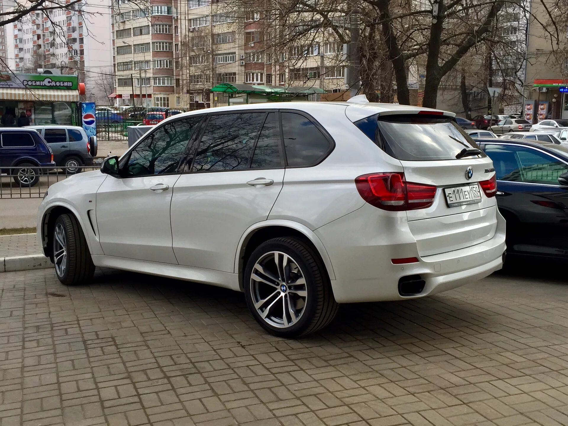 БМВ х5 2015 белый. БМВ х5 f15 белый. BMW x5 белая. БМВ х5 209. Bmw x5 москва