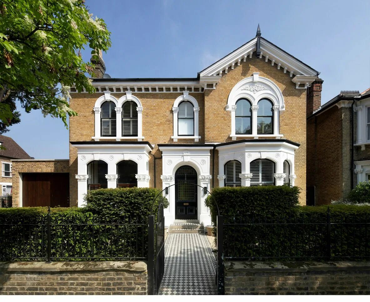Лондон Эдвардианский дом. Григорианский стиль в архитектуре. Особняк Чатем Хаус в Лондоне. Григорианские дома в Лондоне.