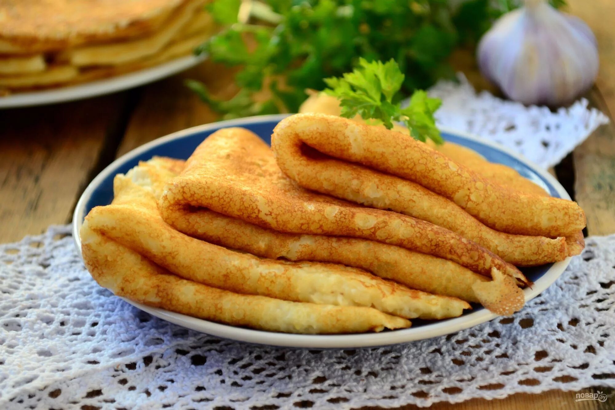 Картофельные блины. Блинчики с картошкой. Блинчики из картофеля. Блинчики с картошкой и грибами. Блинчики с картошкой рецепт.