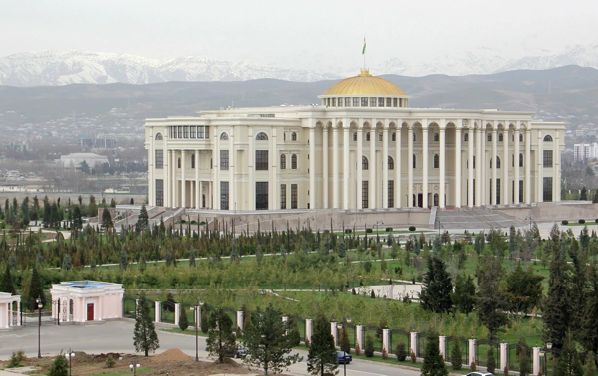 Дворец нации Таджикистан. Президентский дворец Душанбе. Дворец нации (Душанбе). Касри миллат Таджикистан.