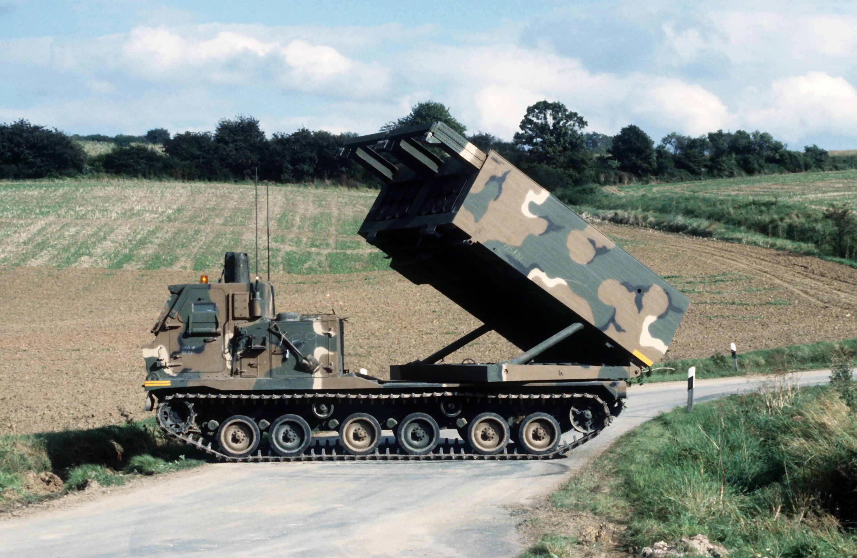 Рсзо mars ii. Рсзо mlrs м270. рсзо m270 mlrs калибр. рсзо сша m270 mlrs. m270 mlrs и atacms.