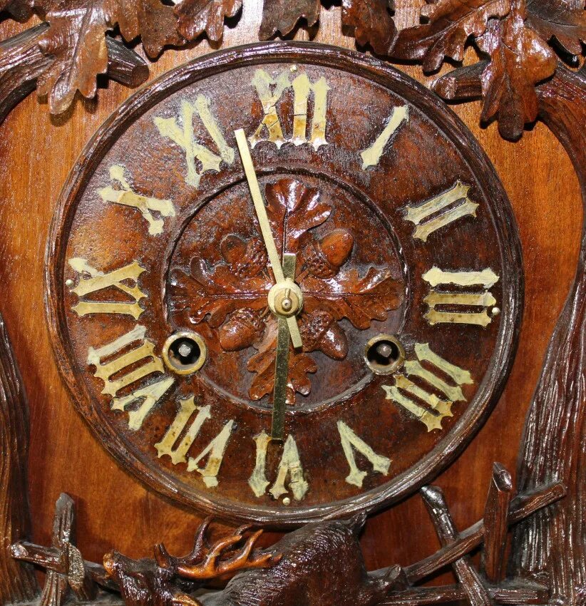Часы предметов в 5 классе. Часы с предметами. Офисные предметы часы. Старинные часы с гирями. Первые часы с гирями.