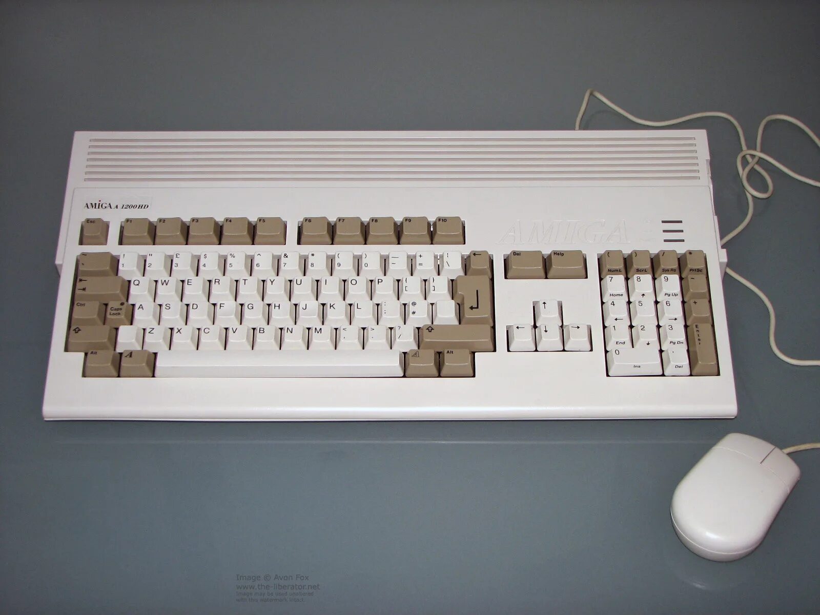 Commodore amiga. Приставка amiga. Amiga 1200 power. Amiga 1200 power. Амига 500.