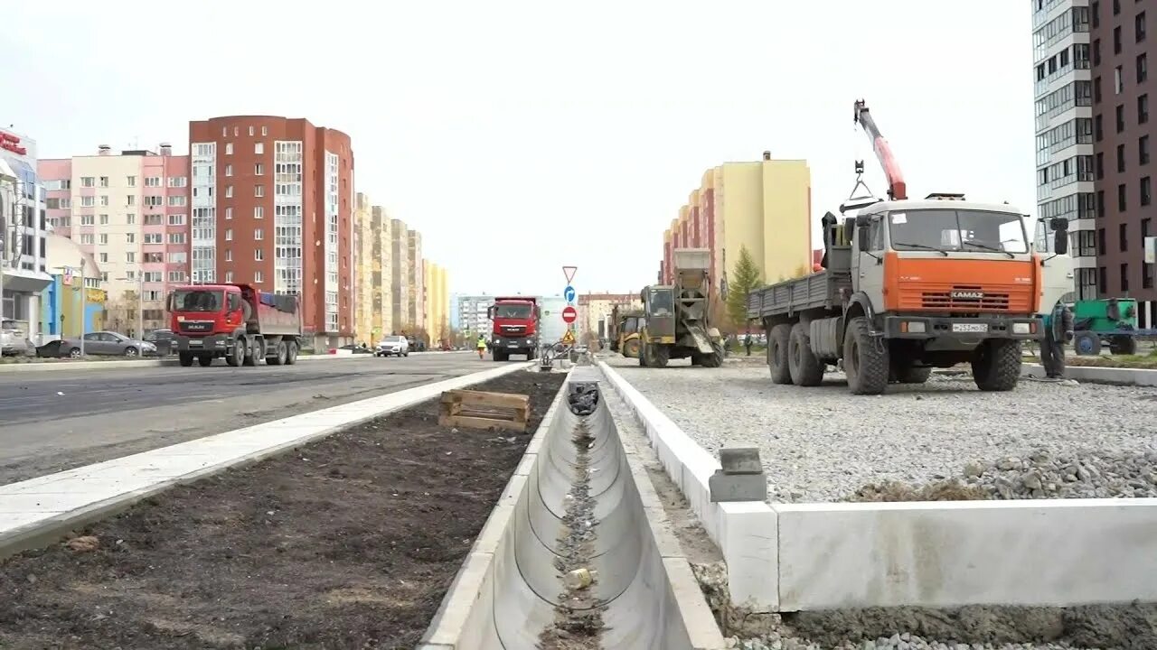 Комфортная городская среда ноябрьск. Городская среда янао. Ноябрьск благоустройство. Дворы в ямальском. Школы янао благоустройство.