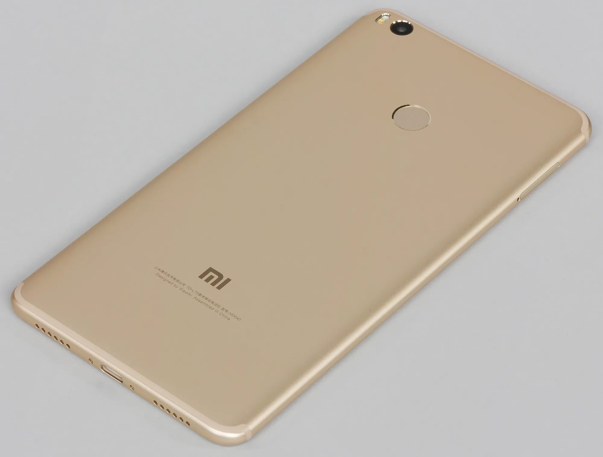 Mi gold. Mi Max 2. Хиаоми ми Мах 2. Mi Max 2 расцветки. Большой телефон Xiaomi.