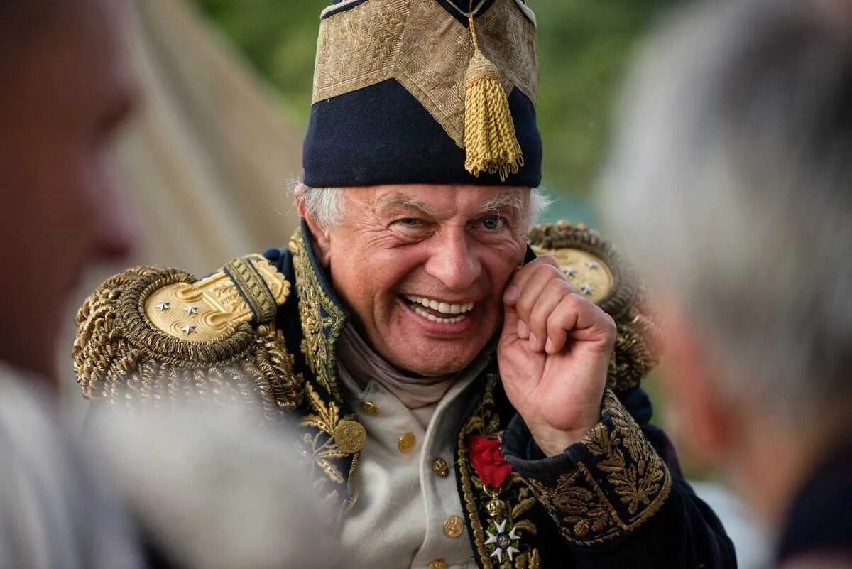Сколько дали историку