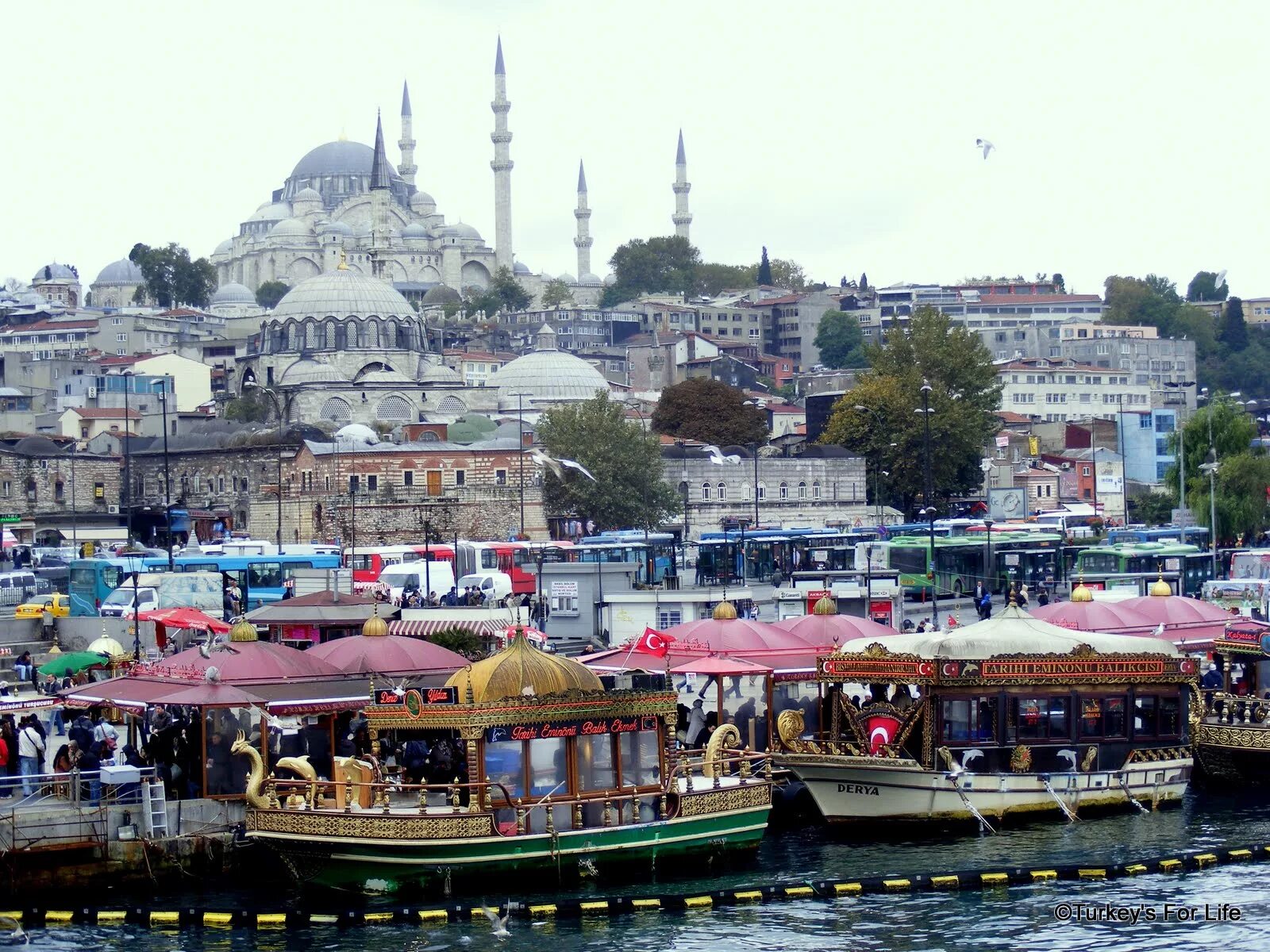 Стамбул где купить. Турция Галатский мост. Эминеню Стамбул. Мост Галата в Стамбуле. Ускюдар Стамбул.