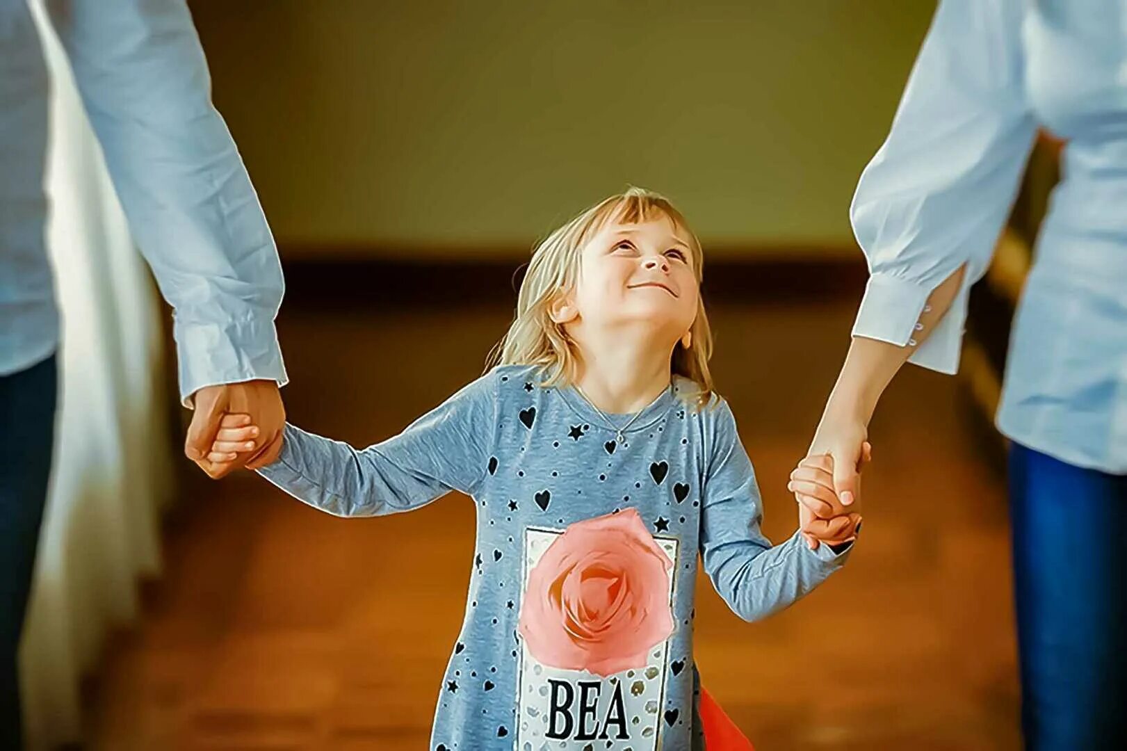 Поддержка школы родителями. Семья с усыновленными детьми. Дети с родителями. Приемные семьи. Усыновление ребенка.