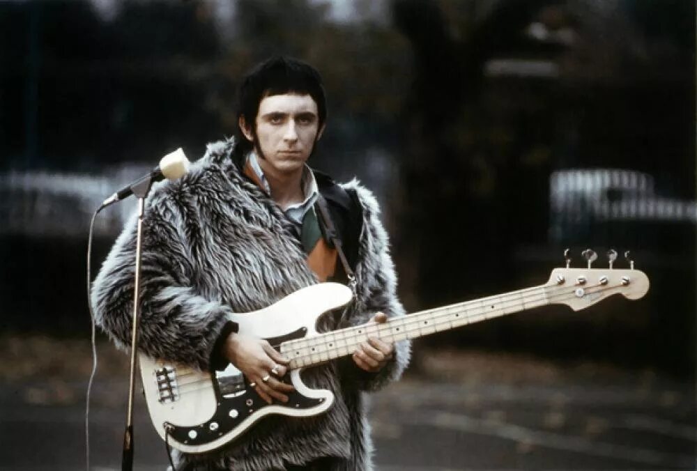 John Entwistle. Джон Энтвистл the who. Басист the who. Джон Энтвистл the who в молодости. Show yet