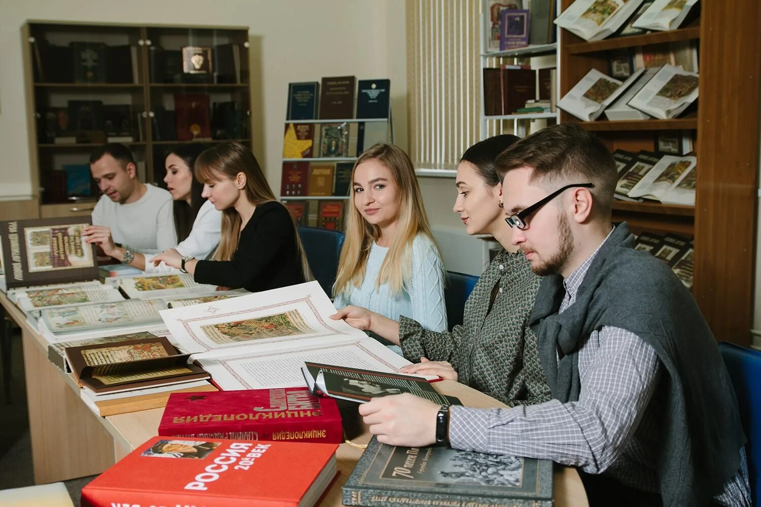 Сайты библиотек волгоград. Студенты Волгу. Стипендия ЮУРГУ. Волгоградский государственный университет. Волгу институт естественных наук.