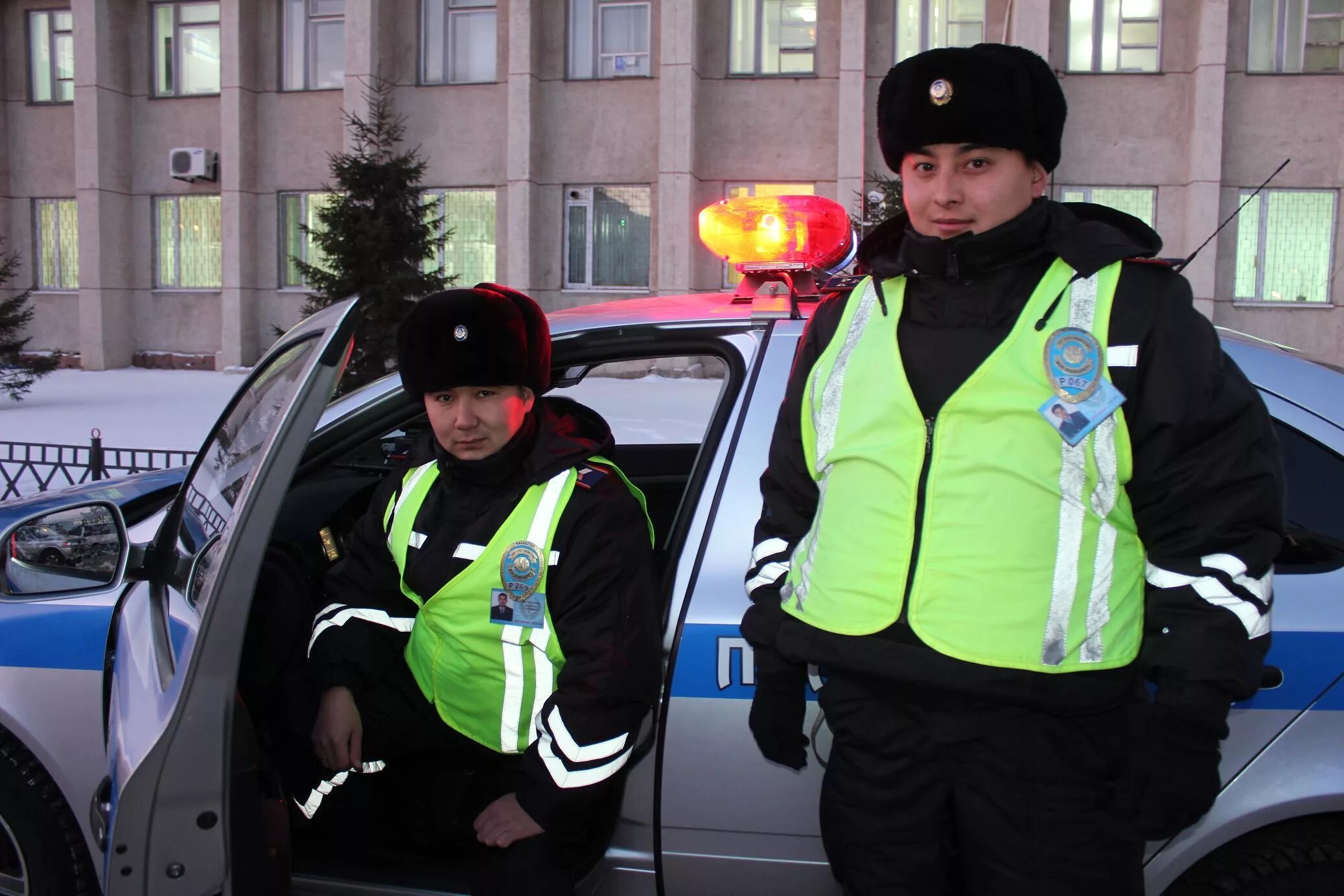 дорожно патрульная полиция казахстана. машины гаи в казахстане. полиция казахстана дпс. форма гаишника. дорожно патрульная полиция казахстана.