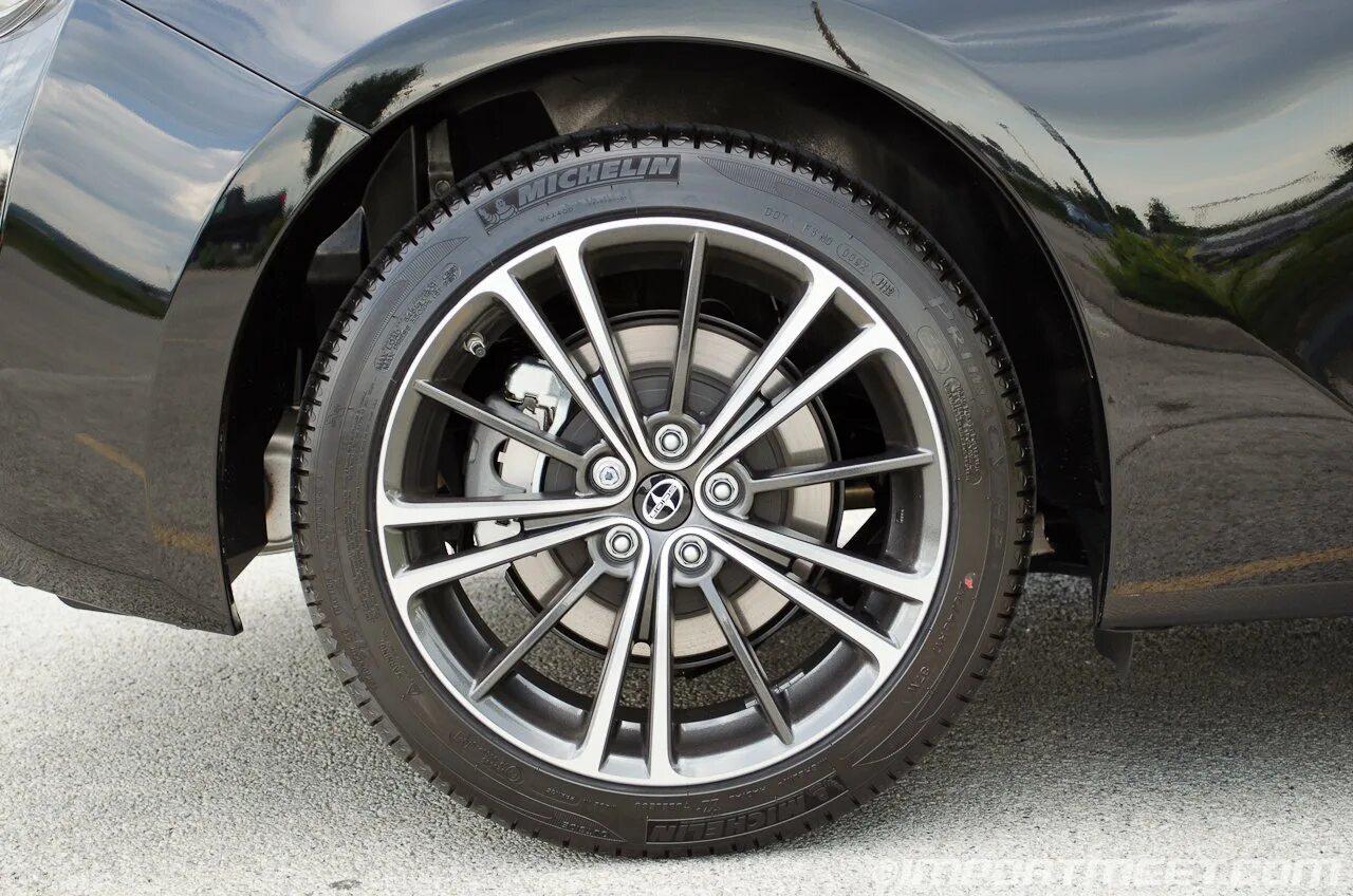 Колеса 225 45 купить. Колеса 225/50 r16 BMW. 205/55 R17. Колеса 205/50 r17. 225/45 R17 BS.