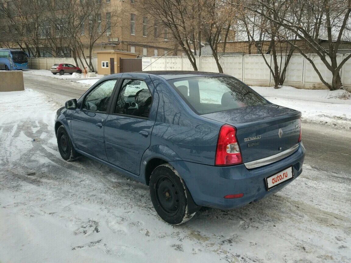 Купить логан бу в москве и московской. Renault Logan 2011. Рено Логан 1 поколение. Рено Логан 1 Рестайлинг синий. Рено Логан 2011 голубой.