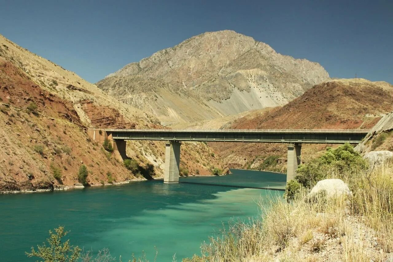 Р киргизия. Таш Кумыр мост. Мост Киргизия Нарын. Река Нарын в Киргизии. Ош Киргизия 2022.