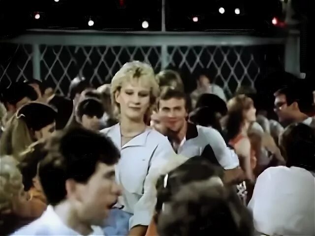 Я видел это на пригородной танцплощадке. Я видел это на танцплощадке. Я видел это на танцплощадке. Кавказская пленница твист. Я видел это на танцплощадке.