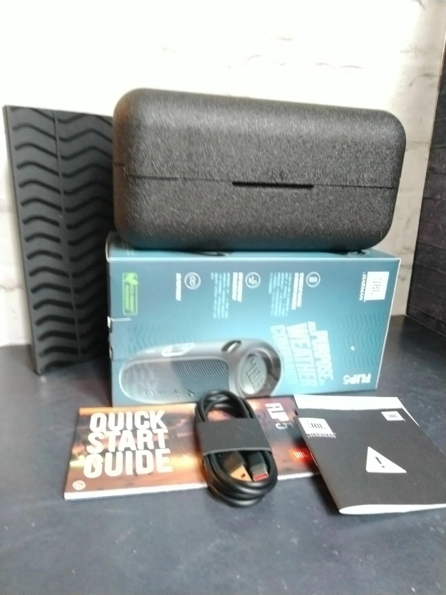 Flip 5 обзор. JBL Flip 5. JBL Flip 5 комплект. JBL Flip 5 коробка. JBL Flip 5 Black Star.