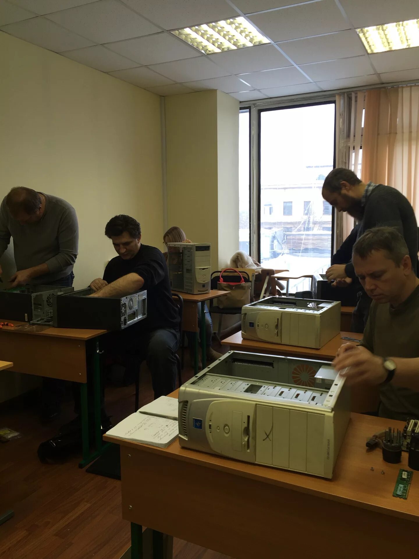 Школа обучения ремонту. Москвичата ремонт обучение. Компьютерный класс нгту. Обучение ремонту. Школа обучения ремонту.