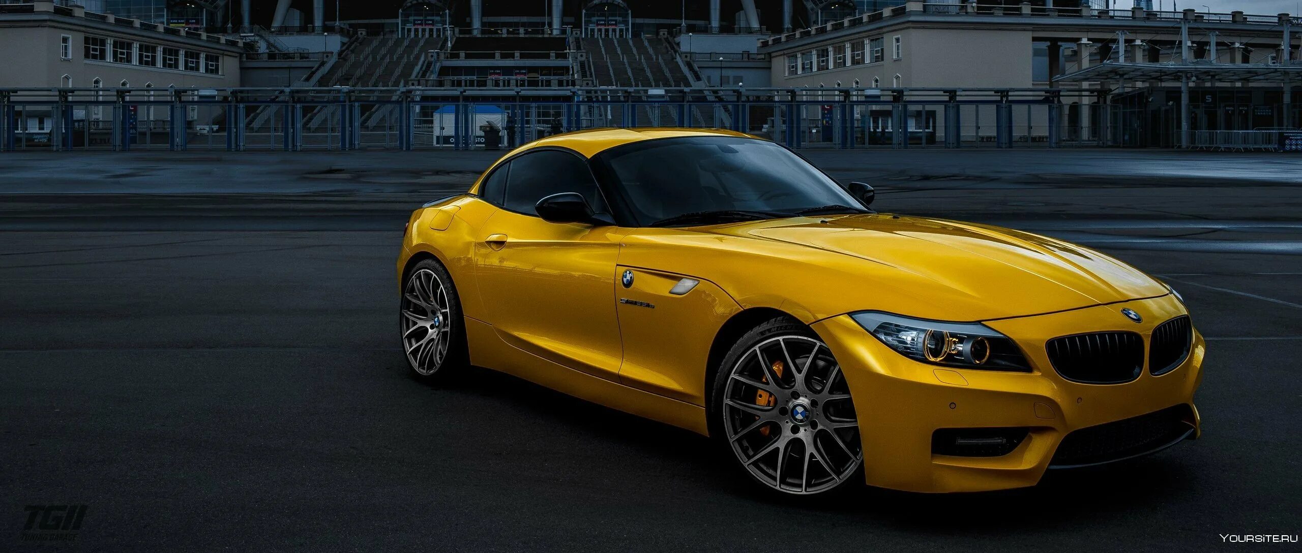 Включи желтый автомобиль. BMW z4 желтая. BMW z4 e89 Yellow. BMW z4 2022 желтая. BMW z4 Atacama.