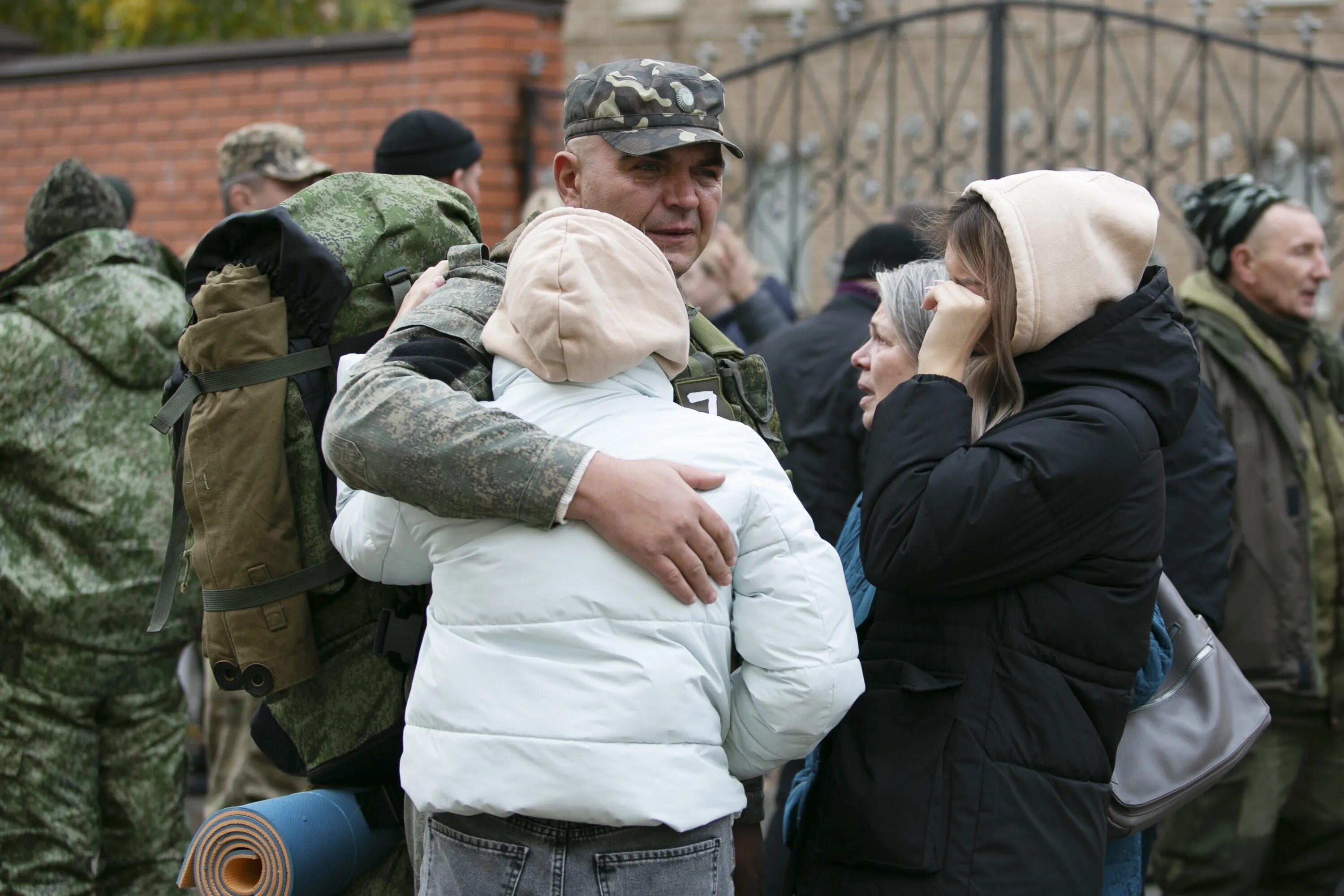 Украина родственники в россии. Мобилизация семья. Мобилизация фото. Военная мобилизация. Семьи мобилизованных граждан.