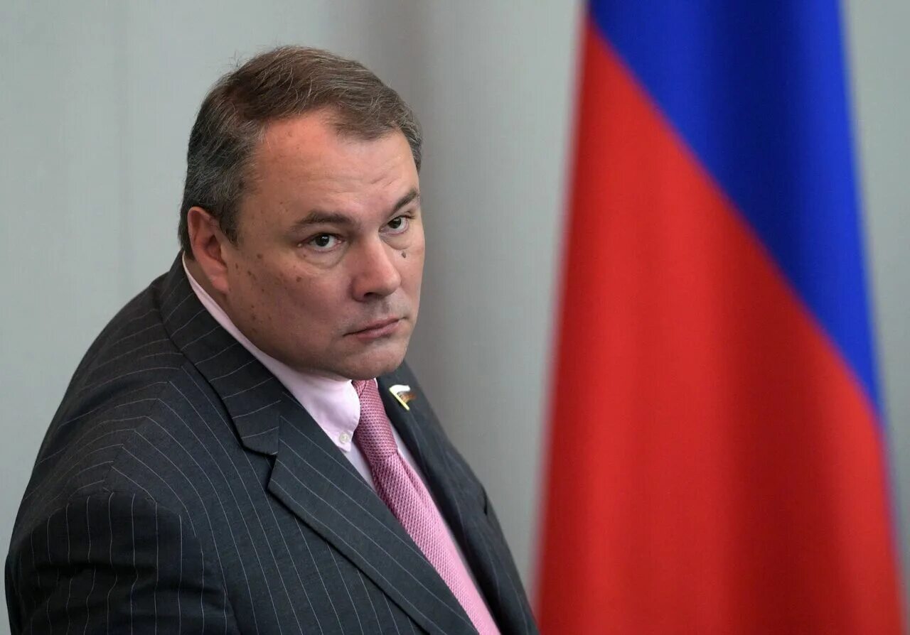 Вице спикер думы. Пётр олегович толстой. толстой петр депутат госдумы. пётр толстой вице спикер. заместитель председателя госдумы петр толстой.
