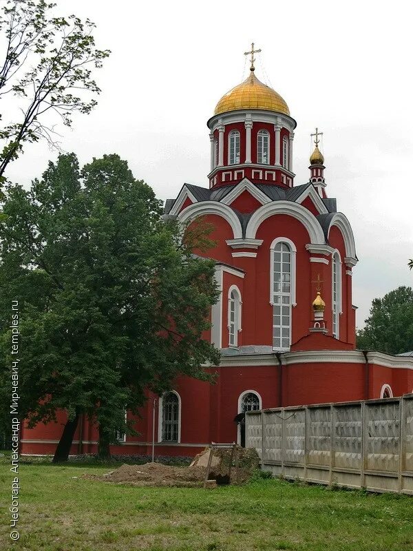 храм пресвятой богородицы в петровском парке. храм благовещения в петровском парке. храм министерства обороны в кубинке. музей усадьба коломенское в москве. храм парковая москва.