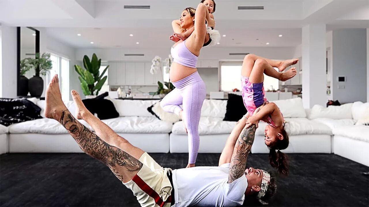 Йога для троих. Ёга челлендж 3 человека. 4 челлендж 2. 4 челлендж 2. Ёга челлендж 4 человека.