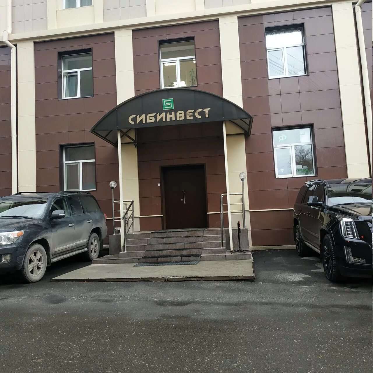 Ул короленко 5 воронеж. Короленко 5 екатеринбург общежитие. Кресты урала екатеринбург. Короленко 5 екатеринбург на карте. Гостиница кристалл краснодар junior.