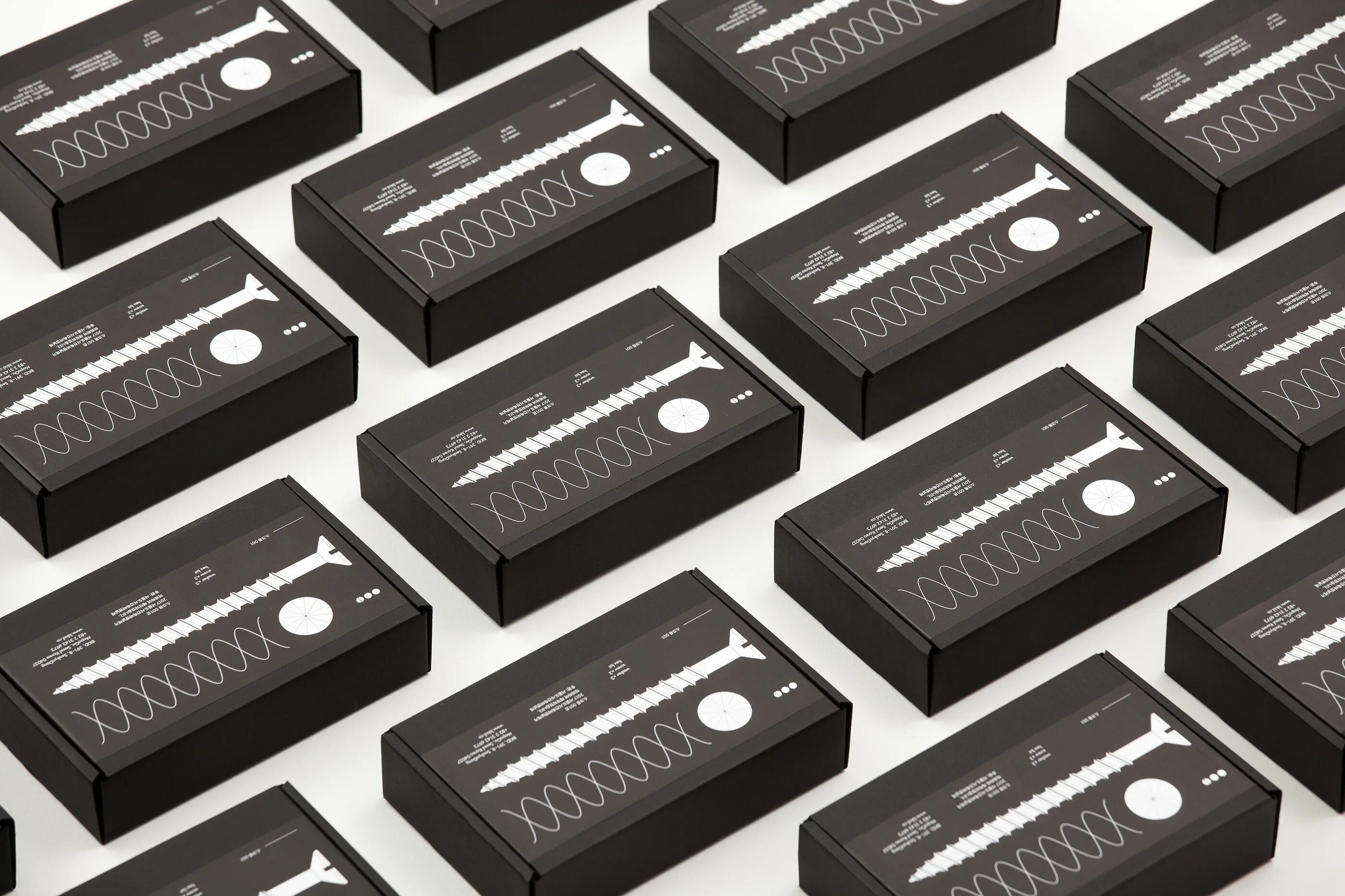 Graphic package. Graphic package. Graphic packaging логотип. Упаковка в минималистическом стиле. Vector grapick logo.