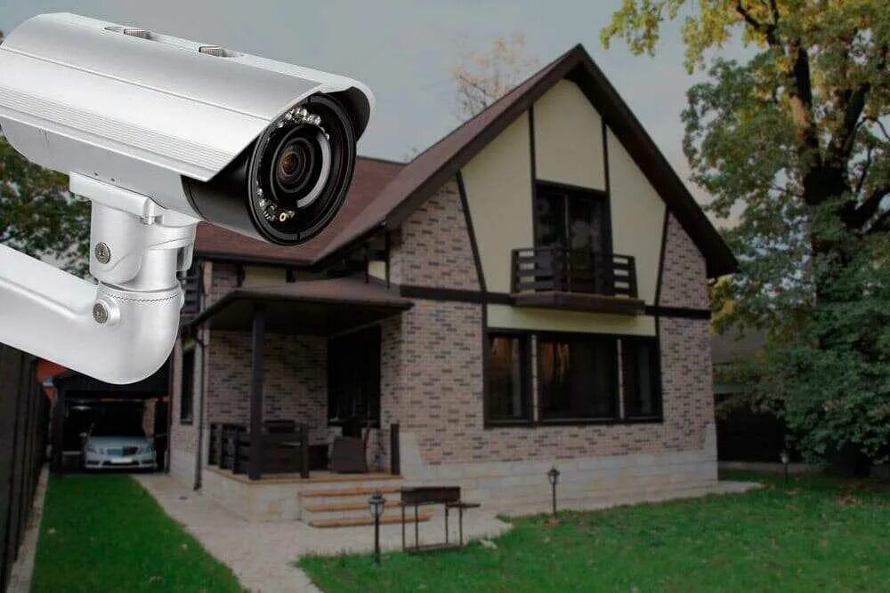 Видеонаблюдение дома под ключ. Видеонаблюдение в доме. Видеонаблюдение в коттедже. Видеонаблюдение на даче. Камера видеонаблюдения в частном доме.