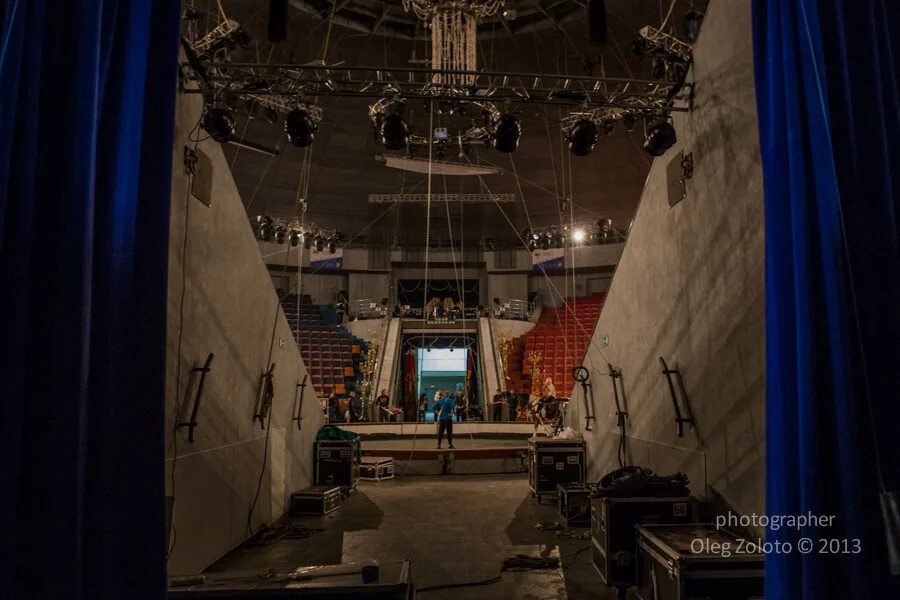 государственный цирк экскурсия закулисье екатеринбург. закулисье сочи. закулисье с водой. балерины закулисье. закулисье сочи.