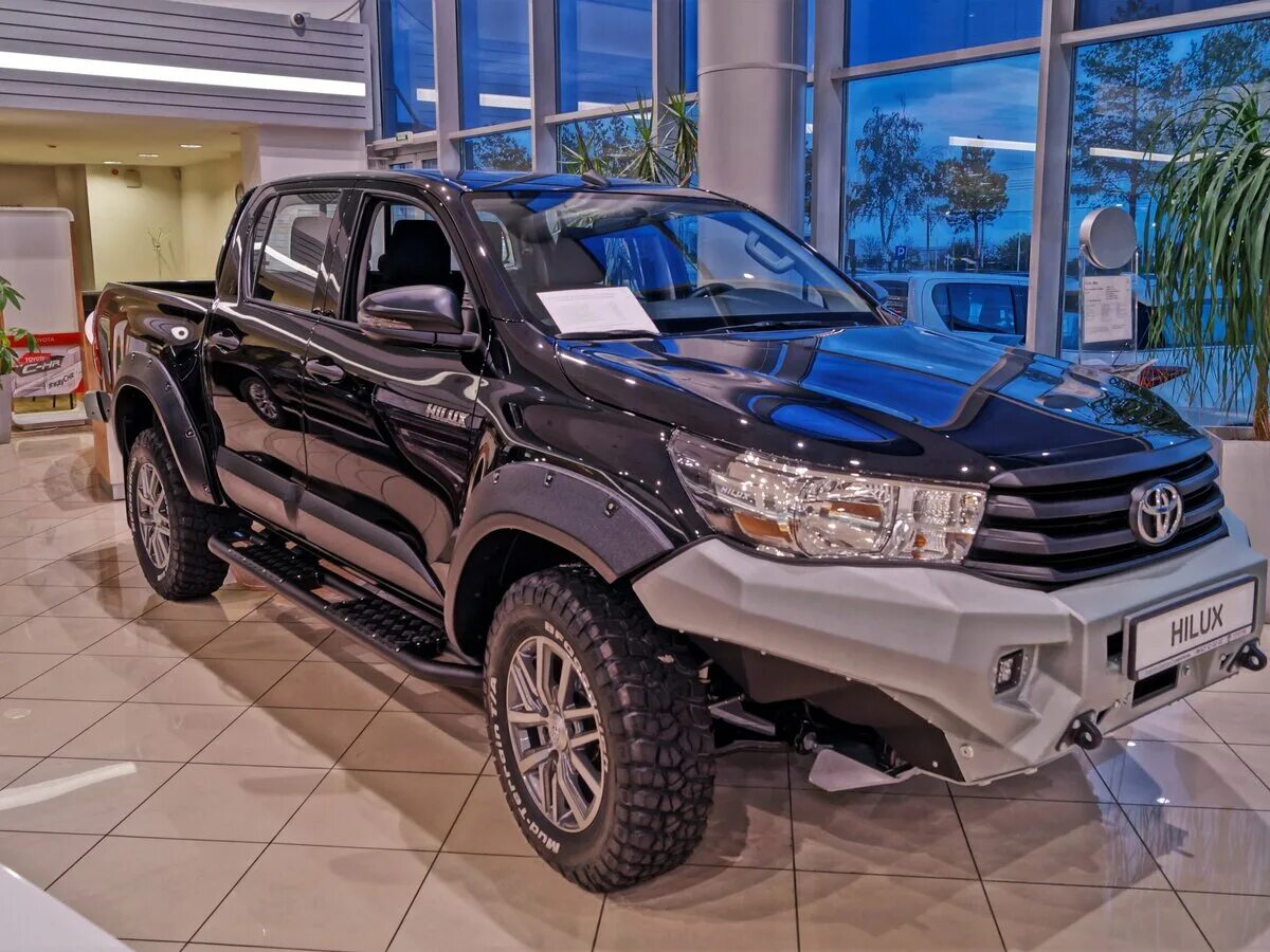 Тойота хайлюкс 2022 цена и комплектация. Тойота Хайлюкс новый. Toyota Hilux Pickup 2018. Toyota пикап Hilux 2020. Тойота Хайлюкс 2018 новый.