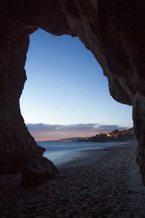 Лагуна в пещере. Пещера в лагуне. Лагуна Эстетика. Пляж пещеры бинагиль. Thousand steps