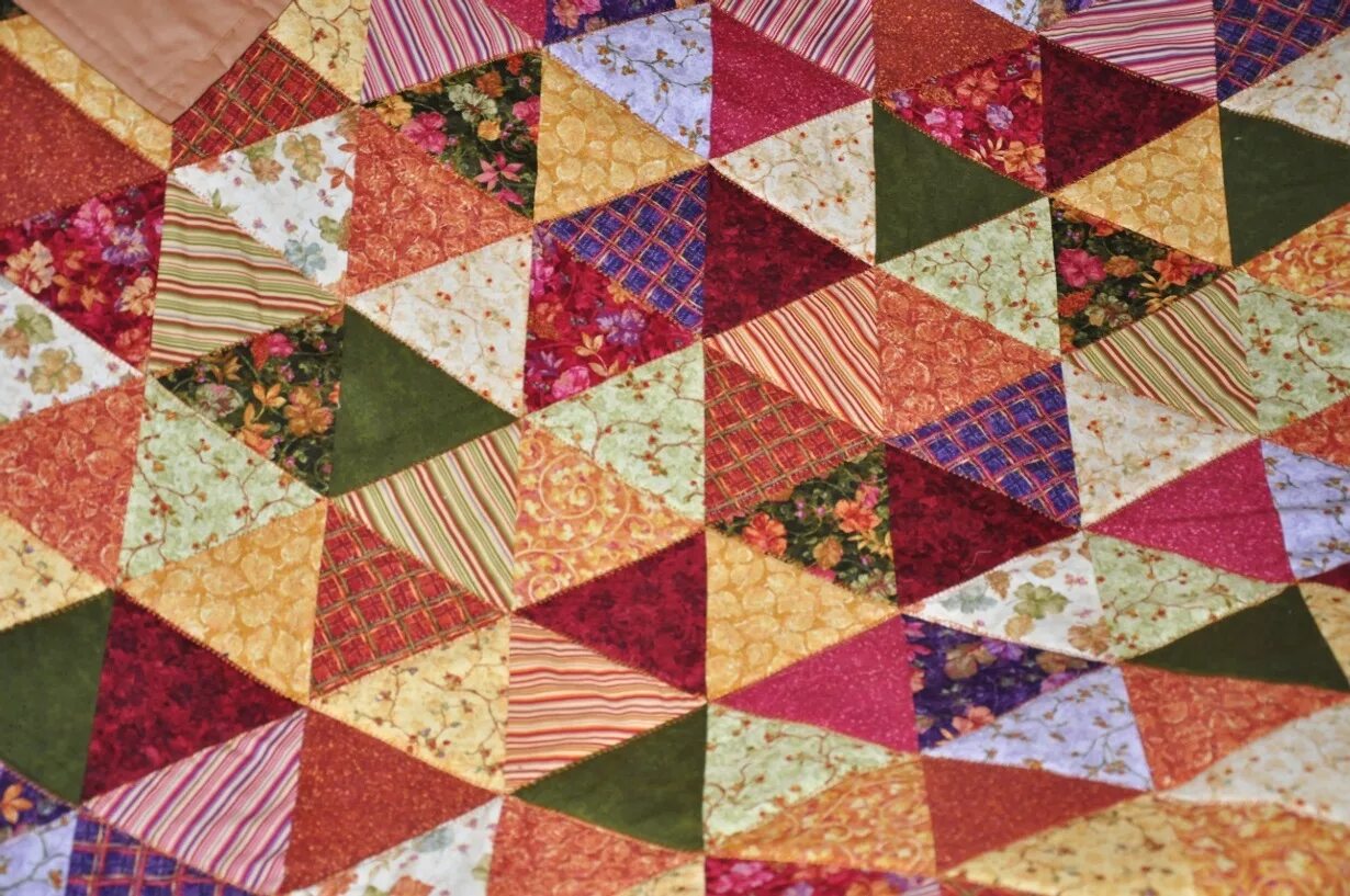 Изделия в лоскутной технике. Лоскутная техника лоскутные уголки. Лоскутное шитье квилт техника. Квилты амишей. Разные техники лоскутного шитья.