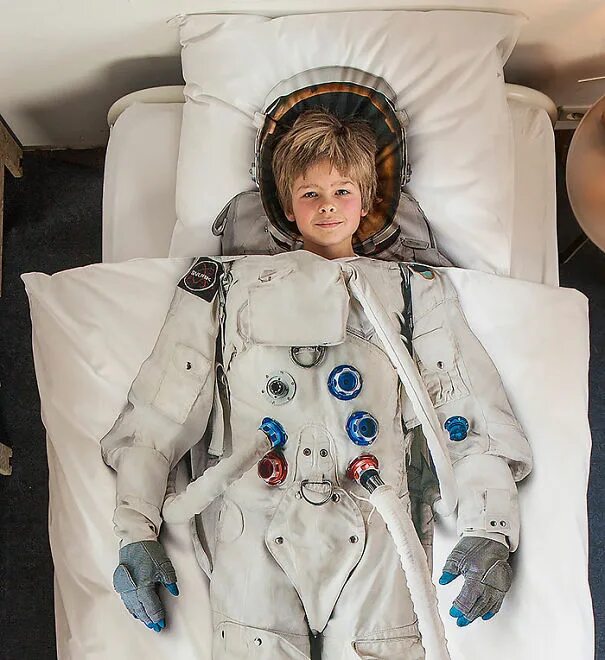 Скафандр для детей. Постельное белье космонавт. Космические костюмы для детей. Космонавт. Отец космических путешествий