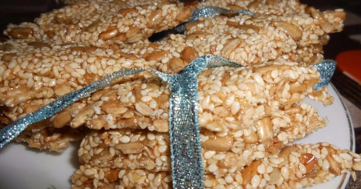 Как сделать козинаки из семечек. Турецкие козинаки. козинаки рис. кунжутные козинаки. брикеты козинаки.
