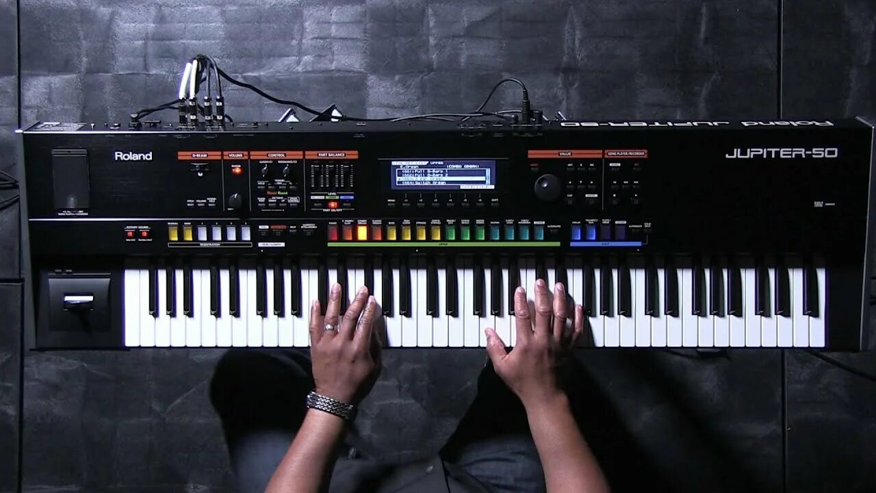 Включи звук 50. Роланд Юпитер. Roland Jupiter-x. Дисплей синтезатора Jupiter 80. D 50 синтезатор.