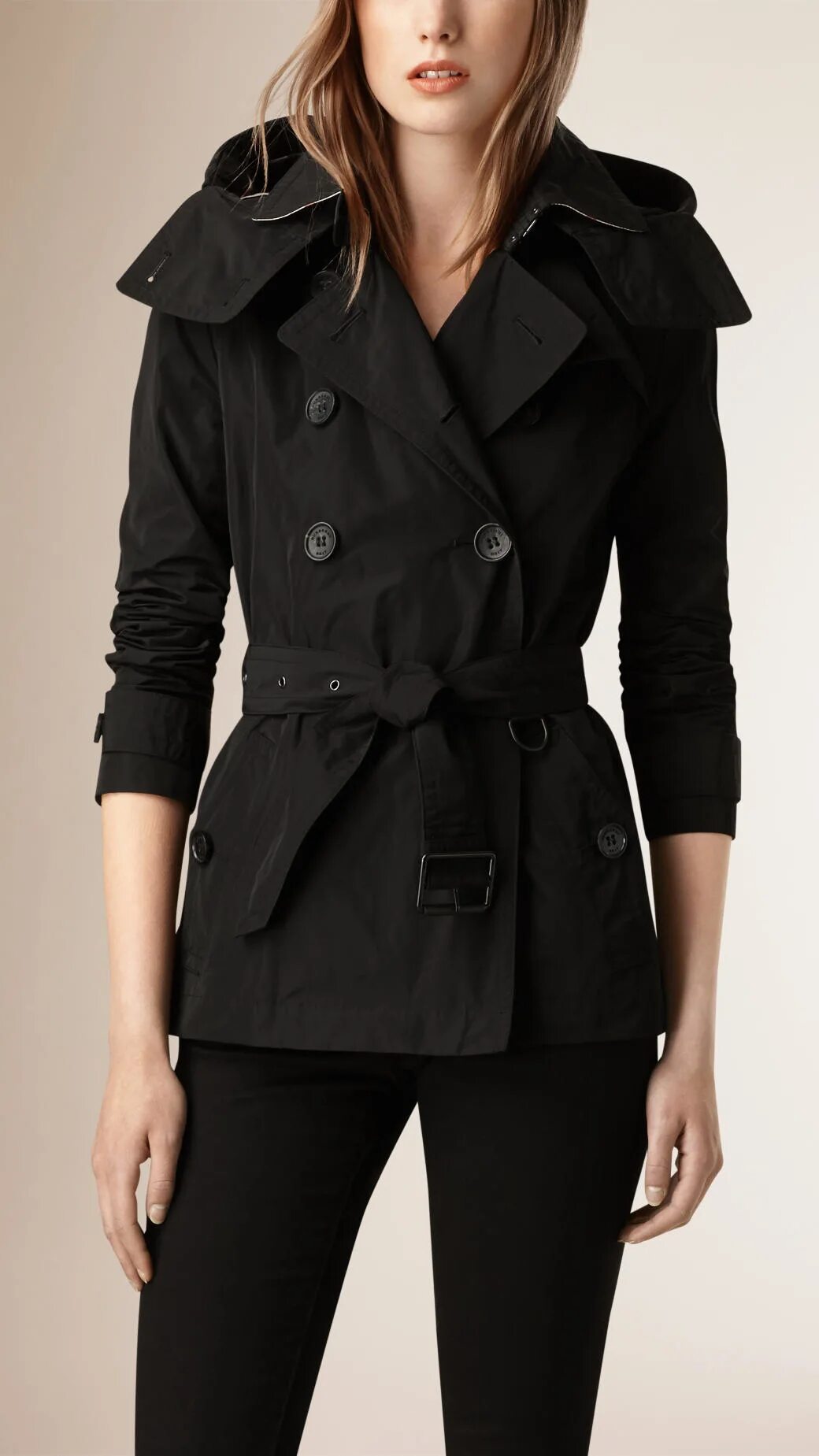 Черный короткий плащ. Тренч плащ черный burberry. Плащ хуго босс женский. Тренч короткий женский черный. Плащ женский черный короткий.