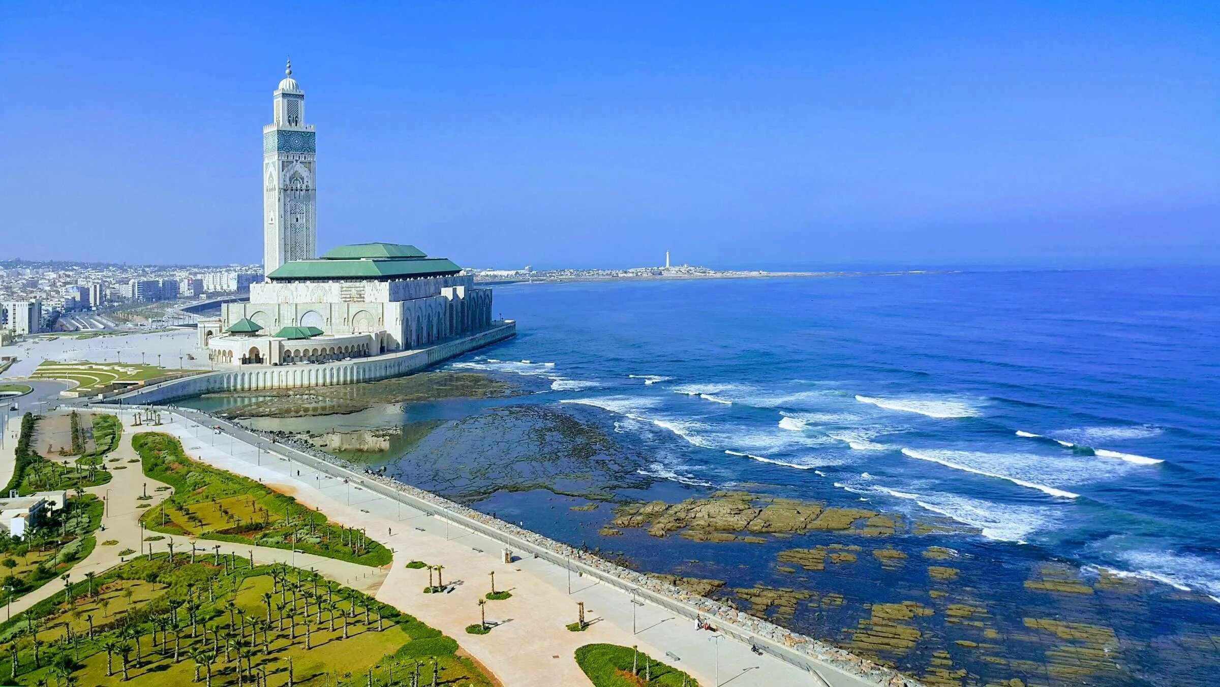 Город касабланка. Касабланка (Марокко). Мечеть Хасана в Рабате. Мечеть Хасана II Марокко. Касабланка город порт.
