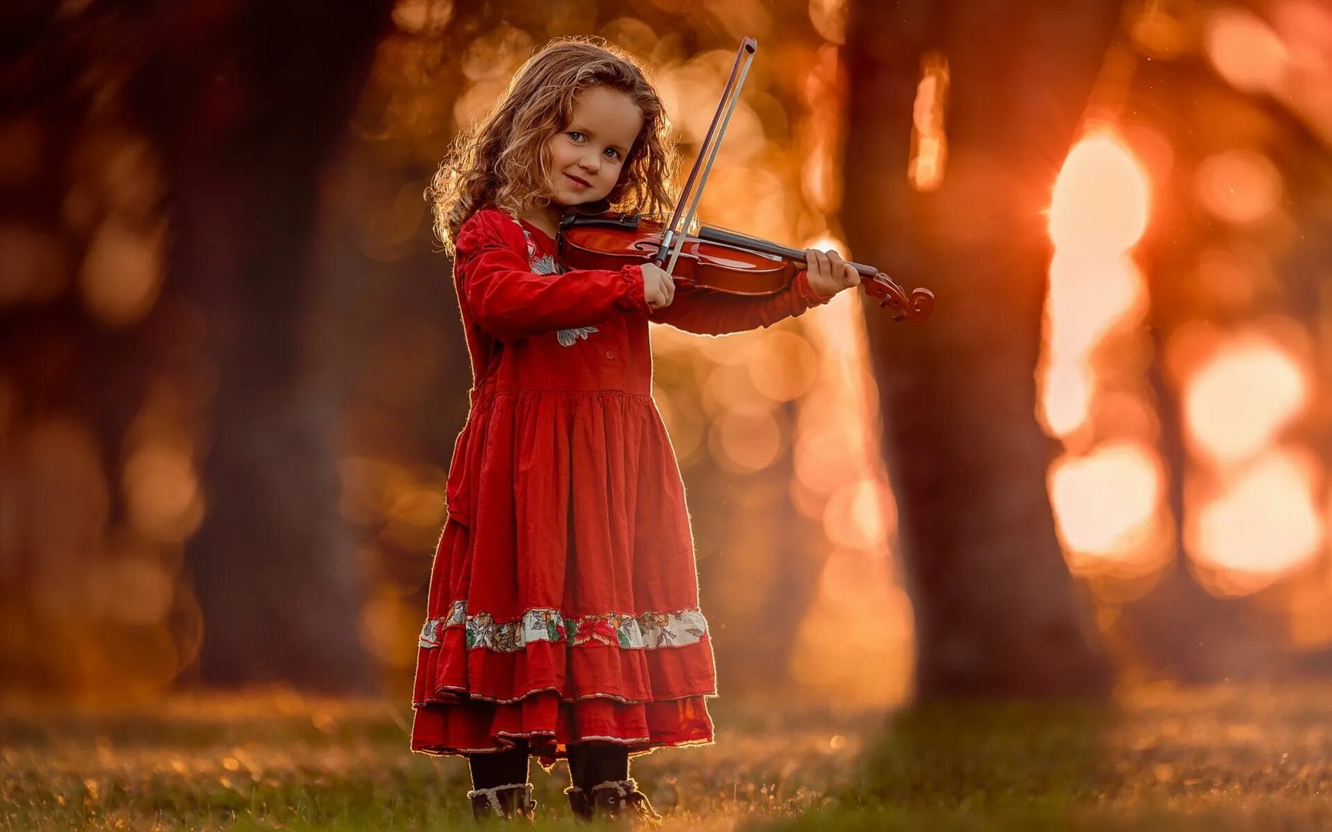 Девочка со скрипкой. Скрипка для детей. Фотосессия со скрипкой. Фотосессия со скрипкой детская. Девочка самая самая музыка