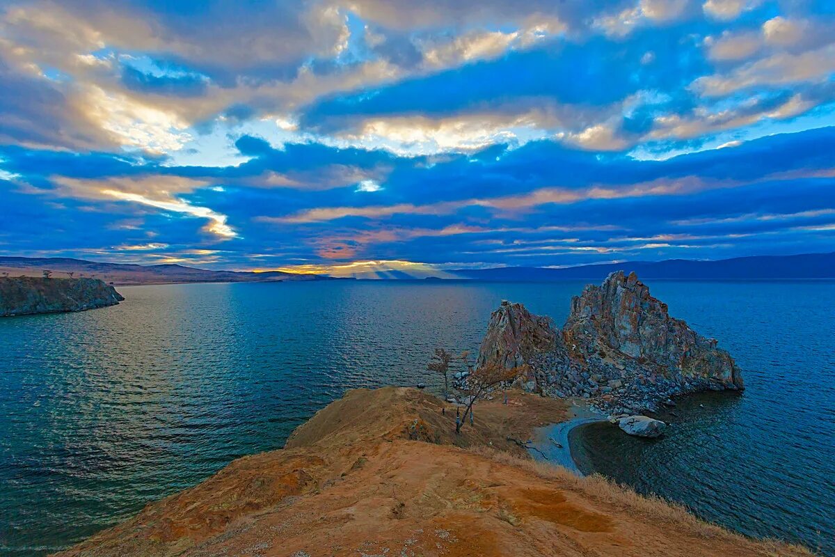 Баргузинский залив на байкале. Байкал какое море. Байкал какое море. Ольхон малое море. Курминский залив байкал.