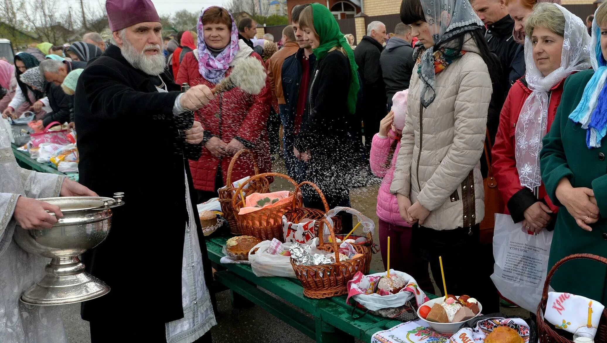 Когда пасха в рб. Пасха в Беларуси. Празднование Пасхи. Освящение куличей на Пасху. Празднование Пасхи в Белоруссии.