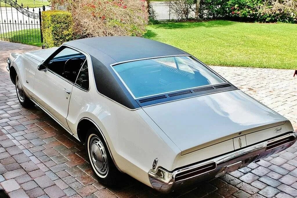 Oldsmobile Toronado 1968. Toronado 1968. Олдсмобиль Торнадо 1966. Олдсмобиль Торнадо 1968. Oldsmobile toronado