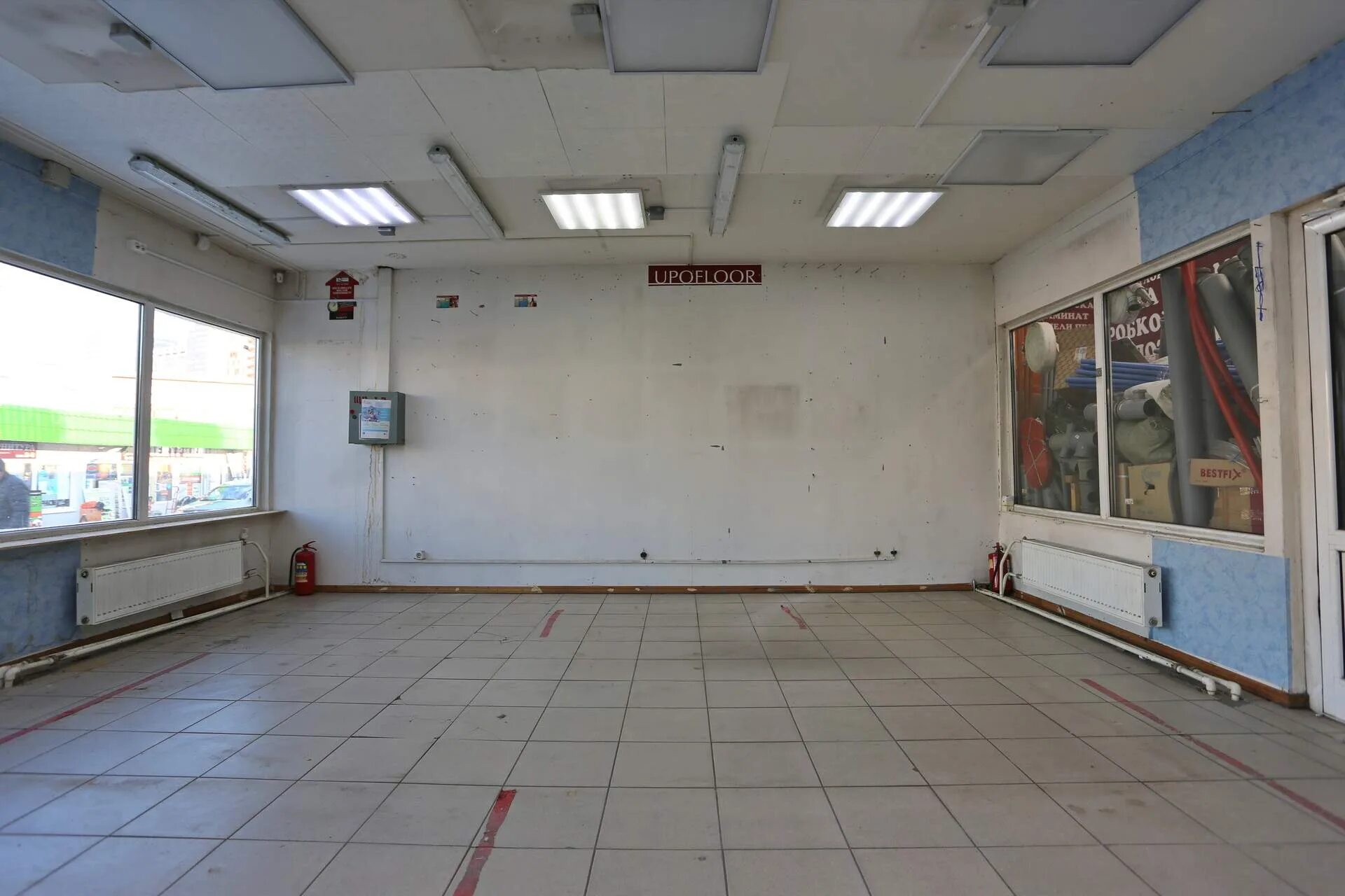 комната свободного назначения диз. ул михалковская д16/1. сдам в аренду помещение свободного назначения. помещение с большими окнами в аренду. сдам в аренду помещение свободного назначения.