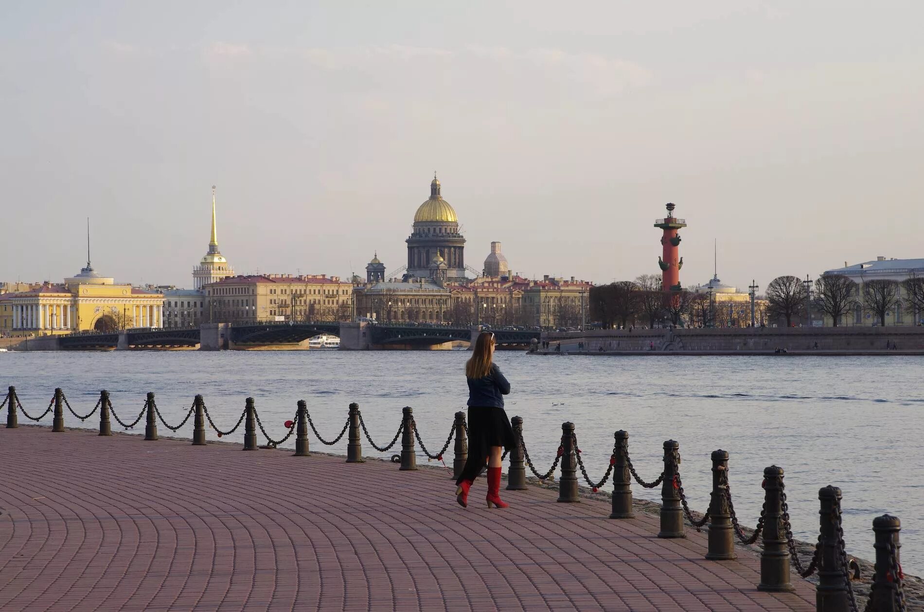 Эмигрант санкт петербург. Белые ночи Санкт-Петербург. Санкт-Петербург летом белые ночи. Белые ночи в Питере весной. Фотосессия в Питере.