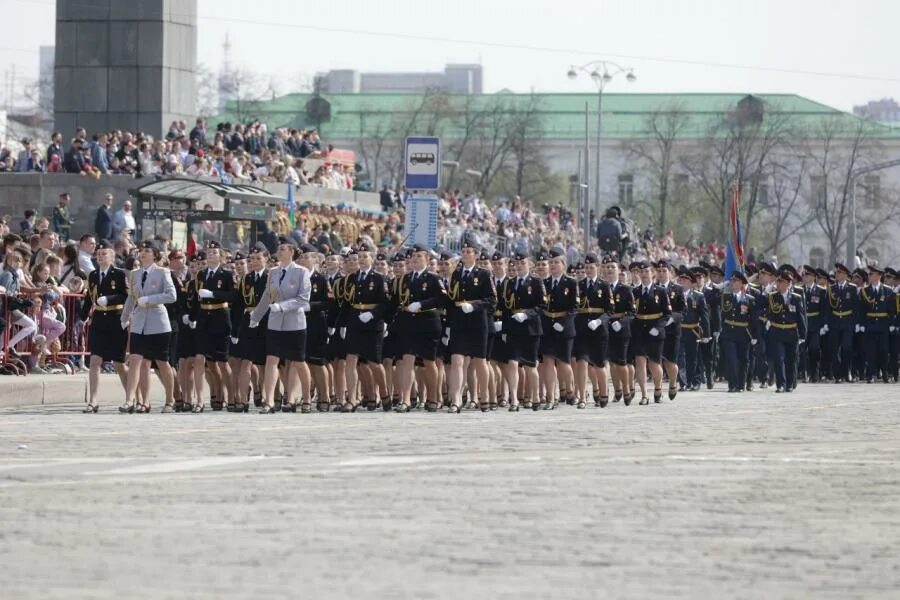 5 мая екатеринбург. Парад Победы Екатеринбург 2021. Парад МЧС Екатеринбург 2021. Парад 9 мая в Екатеринбурге 2021. 9 Мая 2021год парад в Екатеринбурге.