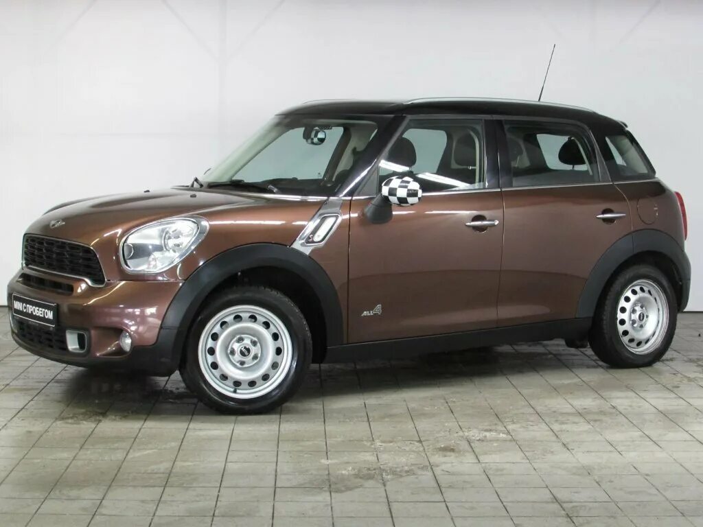 Mini cooper countryman коричневый. мини коричневый.