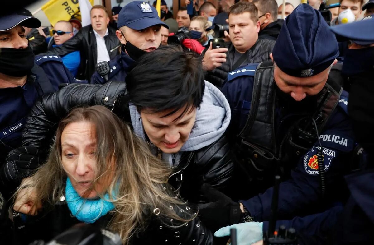 Протесты в Варшаве. Протесты в Варшаве 2020. Митинг в Польше. Беспорядки в Польше 2020. Митинги в польше